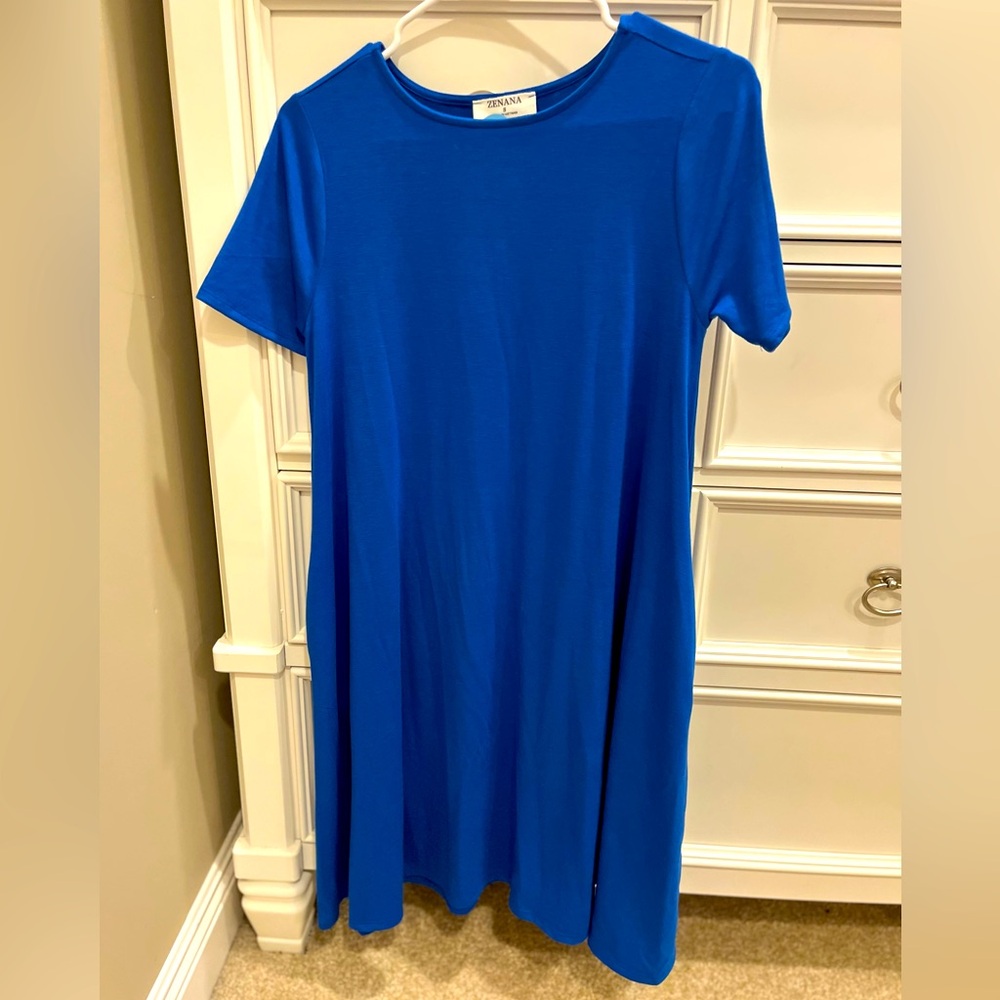 NWT. ZENANA dress small with pockets simple